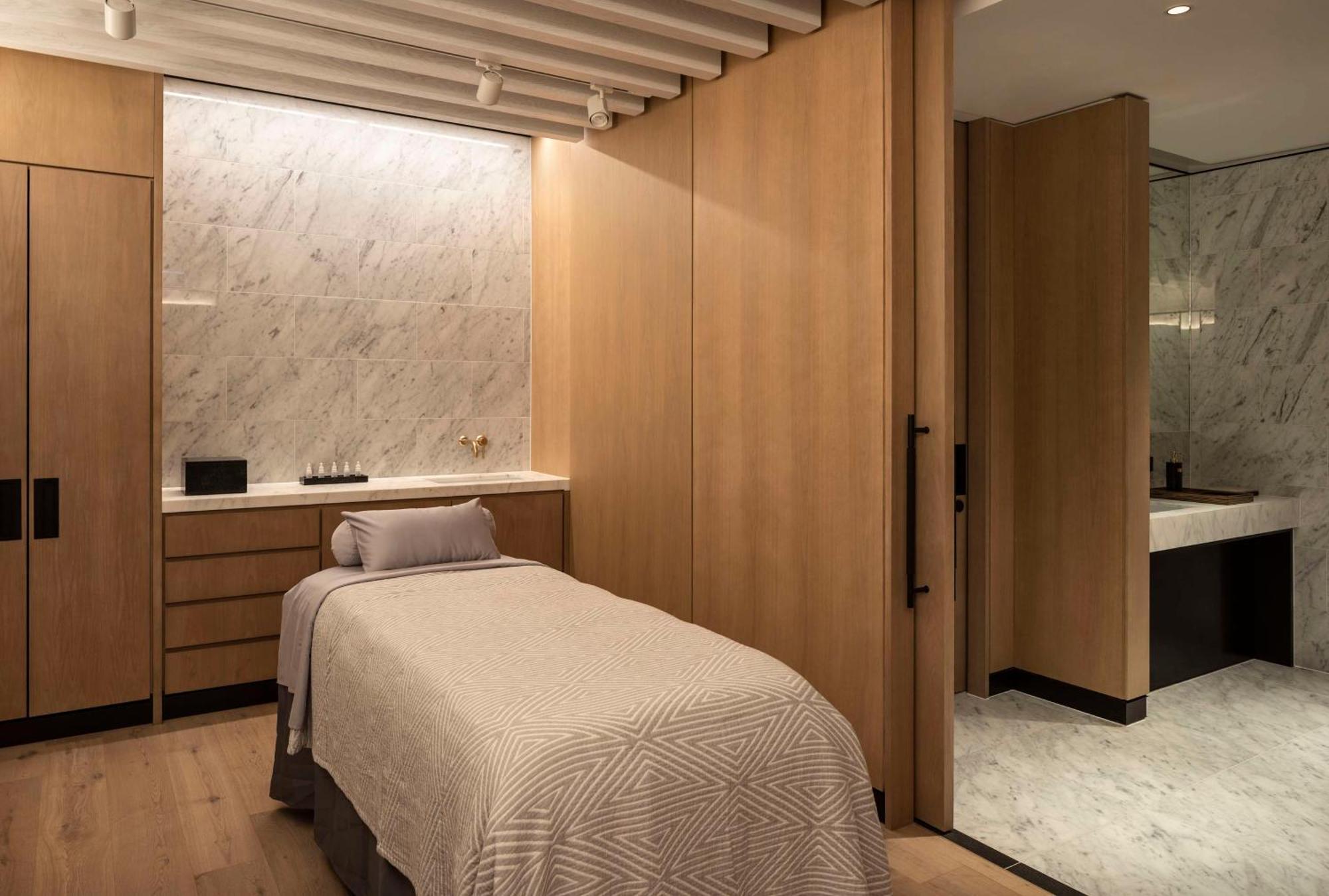 Готель Park Hyatt Окленд Екстер'єр фото Treatment room at The Spa at The Standard East Village